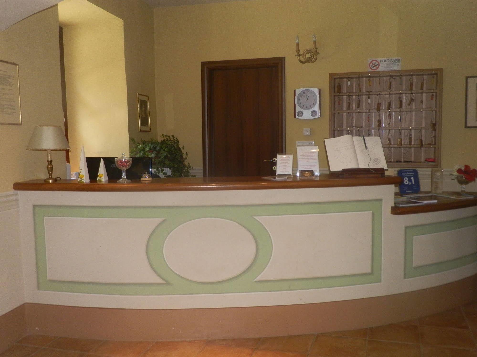 Hotel La Meridiana Acqui Terme ภายนอก รูปภาพ